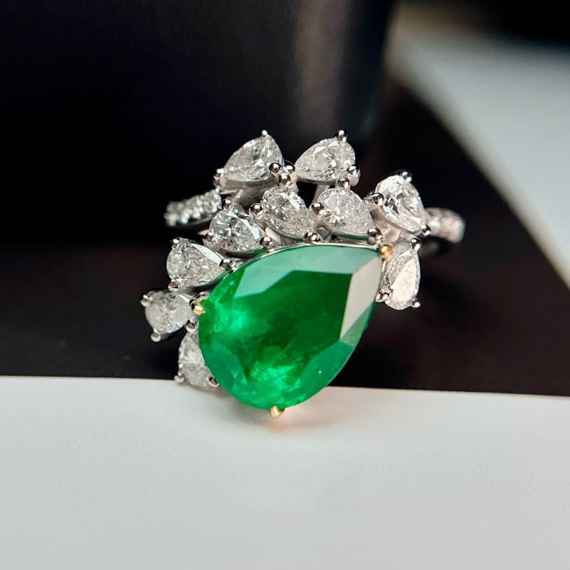 14k Gold 3.00 Ct Vivid Green Natural Emerald & Diamond Ring - 2