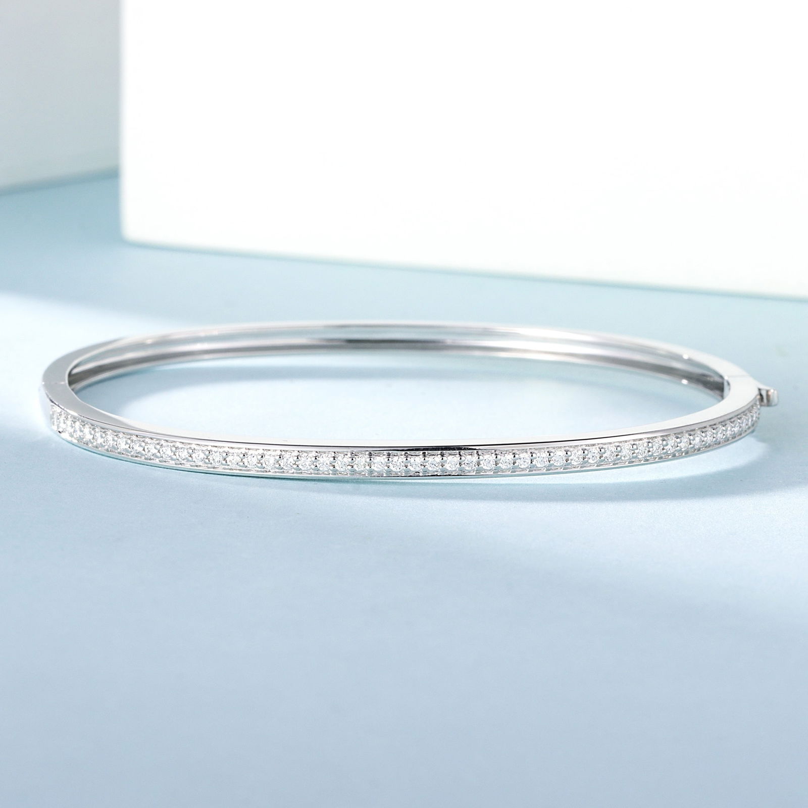 14k Gold 0.35 Ct Natural H Diamond Bangle - 3