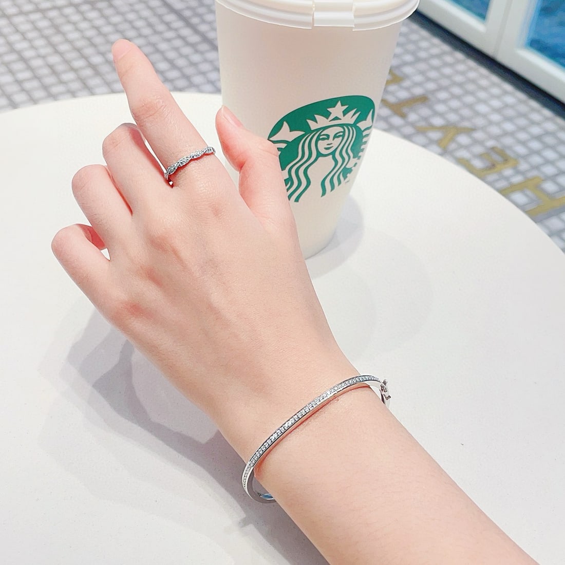 14k Gold 0.35 Ct Natural H Diamond Bangle - 4