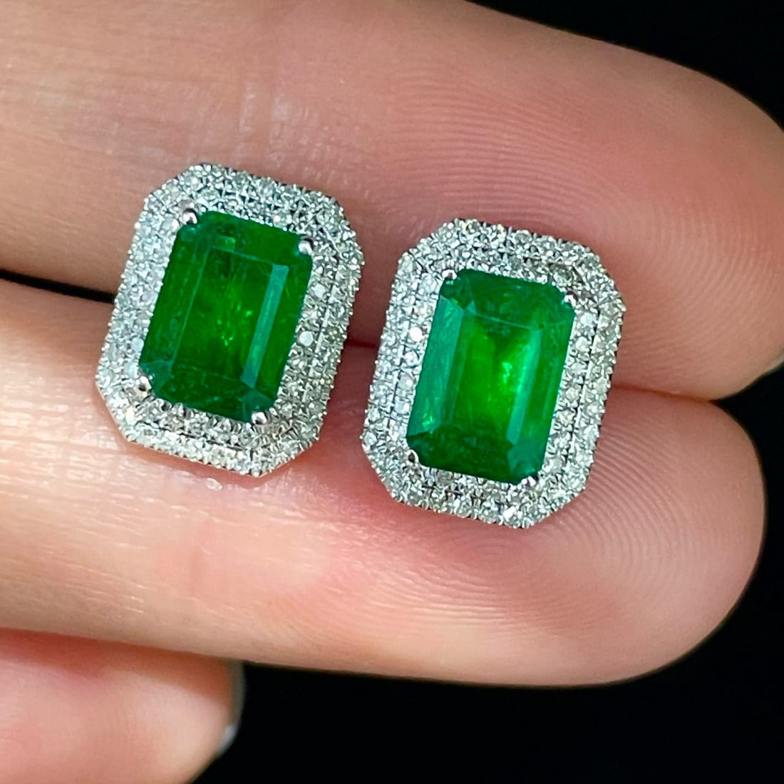 14k Gold 1.8 Ct Vivid Green Natural Emerald & Diamond Earrings - 2