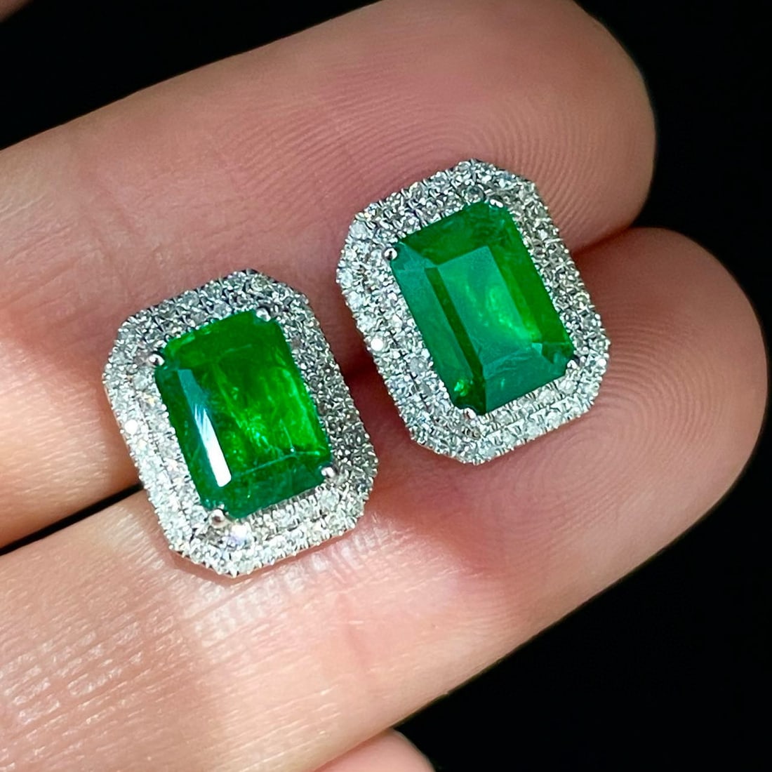 14k Gold 1.8 Ct Vivid Green Natural Emerald & Diamond Earrings - 3