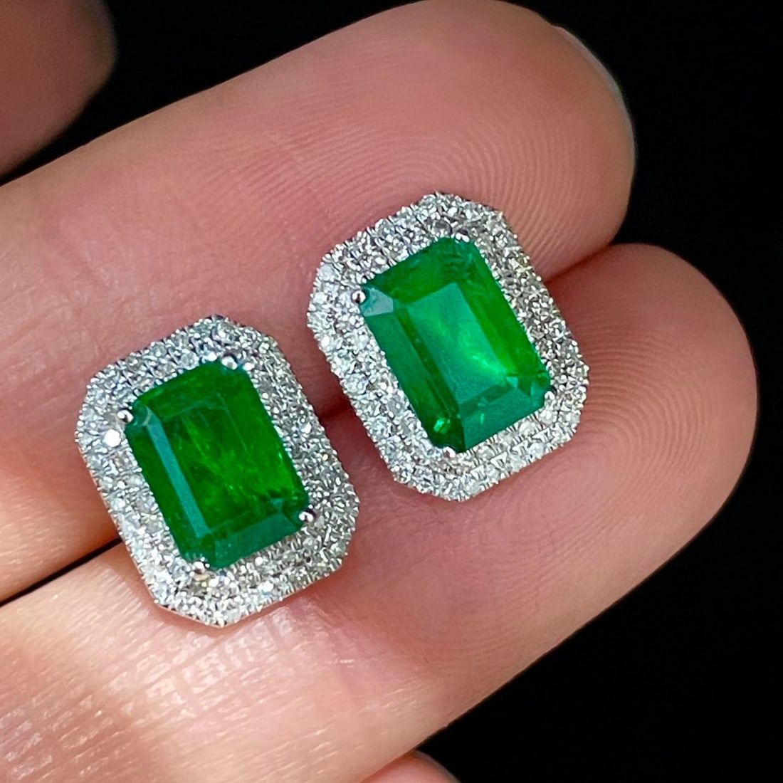 14k Gold 1.8 Ct Vivid Green Natural Emerald & Diamond Earrings - 4