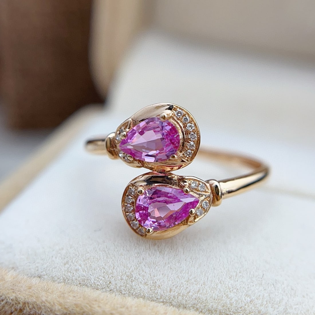 14k Gold 0.70 Ct Natural Padparadscha Sapphire & Diamond Ring - 4