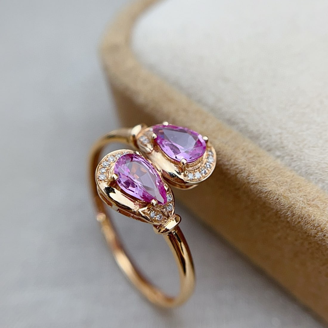 14k Gold 0.70 Ct Natural Padparadscha Sapphire & Diamond Ring - 5