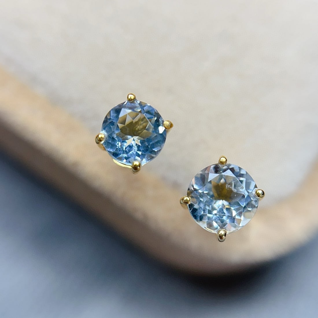 14k Gold 2.00 Ct Natural Aquamarine Earrings - 5
