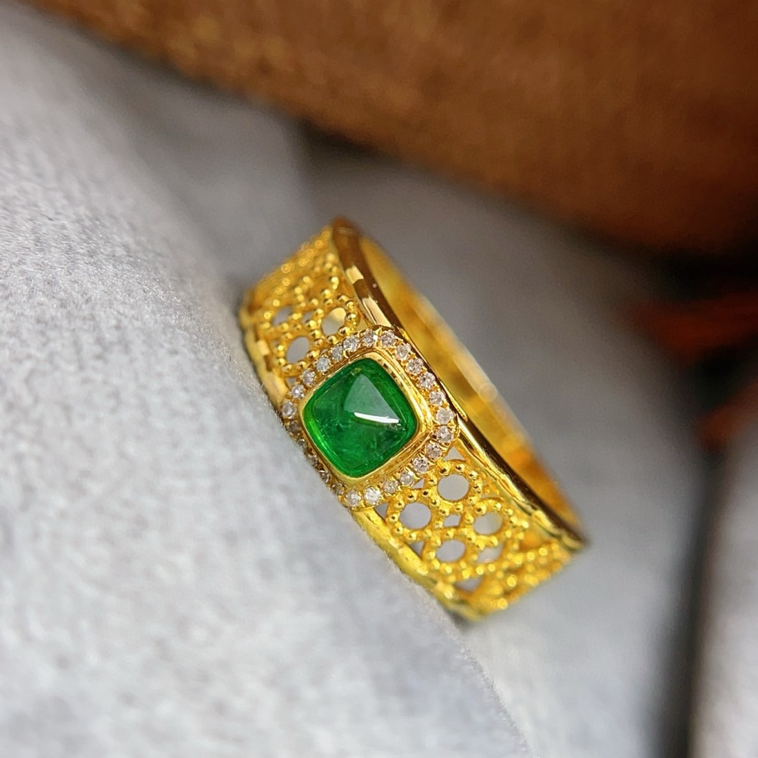 14k Gold 0.45 Ct Vivid Green Natural Emerald & Diamond Ring - 6