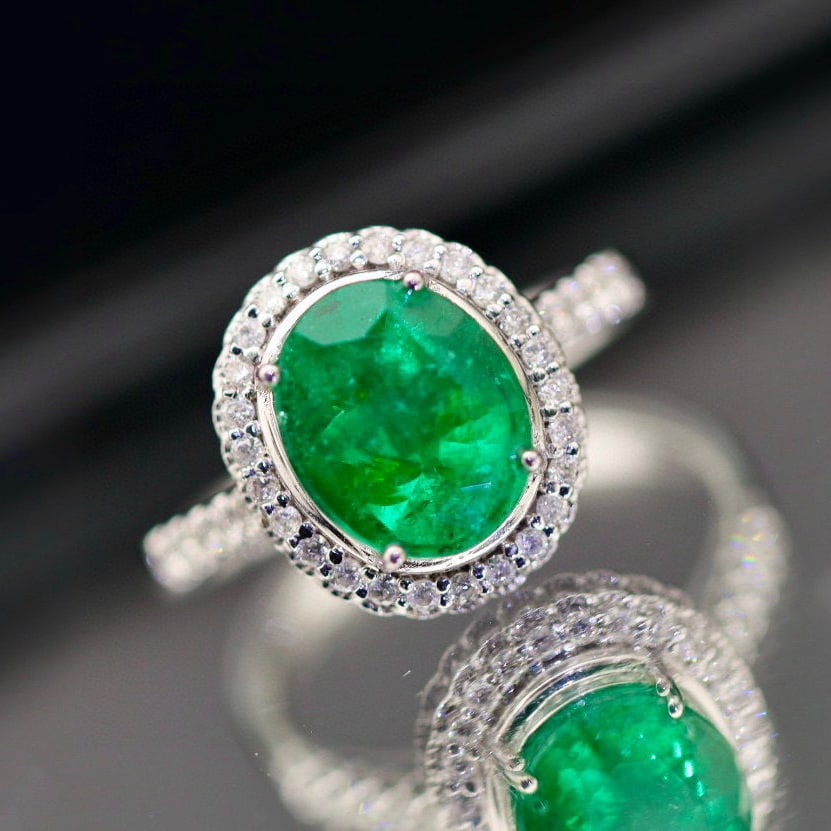 14k Gold 3.39 Ctw Vivid Green Natural Emerald & Diamond Ring - 2