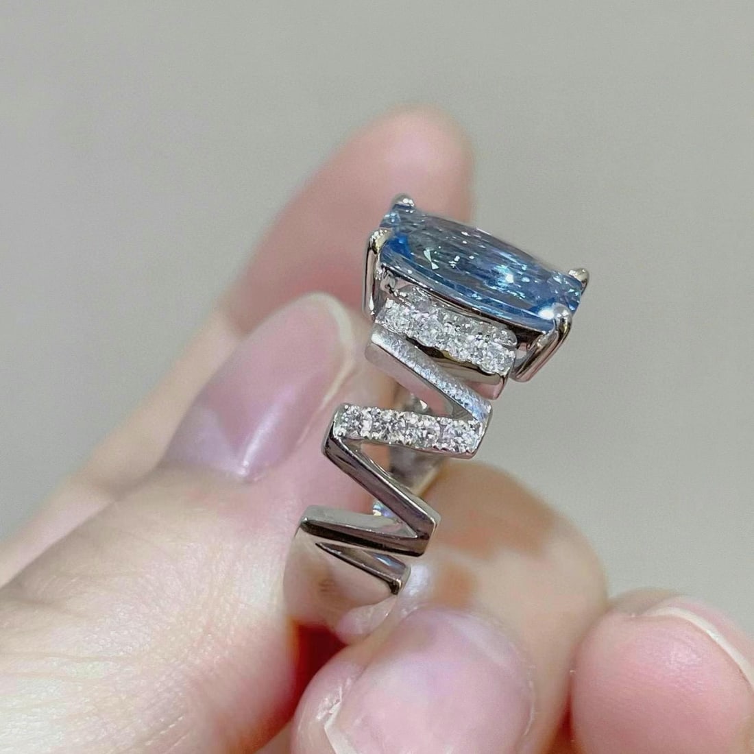 14k Gold 2.25 Ctw Natural Aquamarine & Diamond Ring - 4