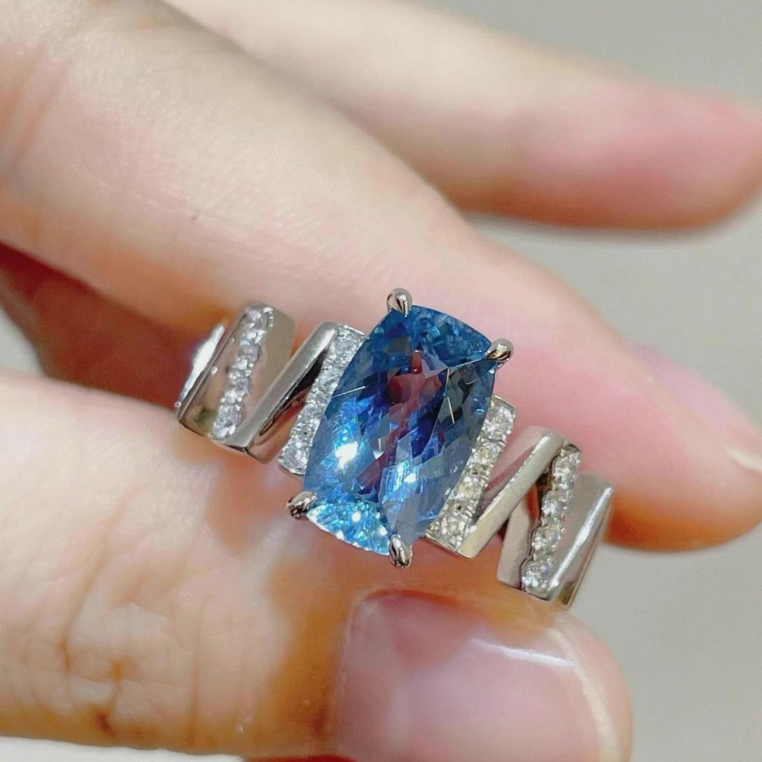 14k Gold 2.25 Ctw Natural Aquamarine & Diamond Ring - 5