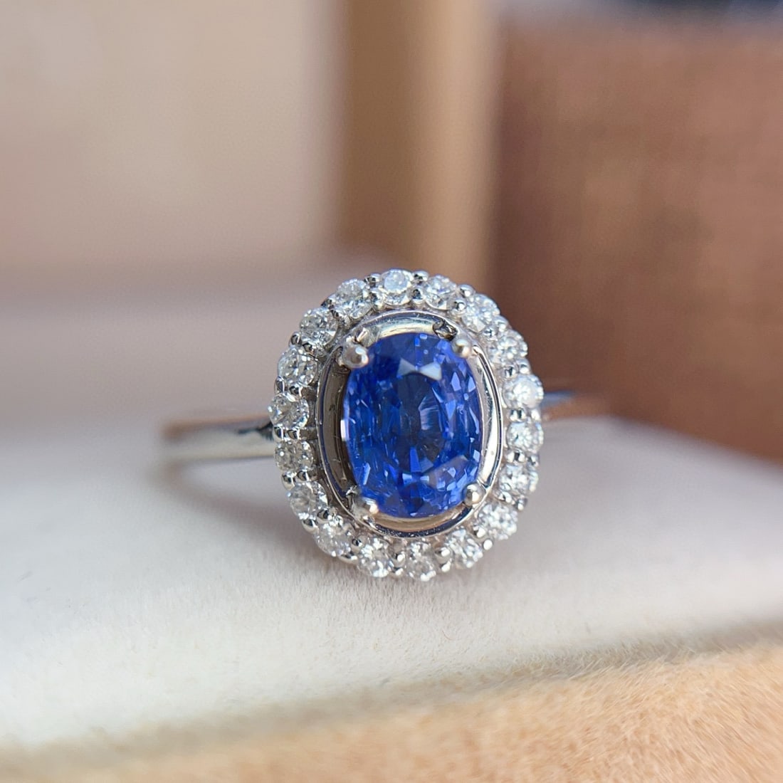 14k Gold 1.10 Ct Natural Sapphire & Diamond Ring: Ref:230950218 // gold content:14k gold // ring size:7. 25us // // main gemstone:sapphire // shape:oval // carat weight:1. 10ct // color:blue // treatment:natural // // adjacent gemstone 2 : diamond //