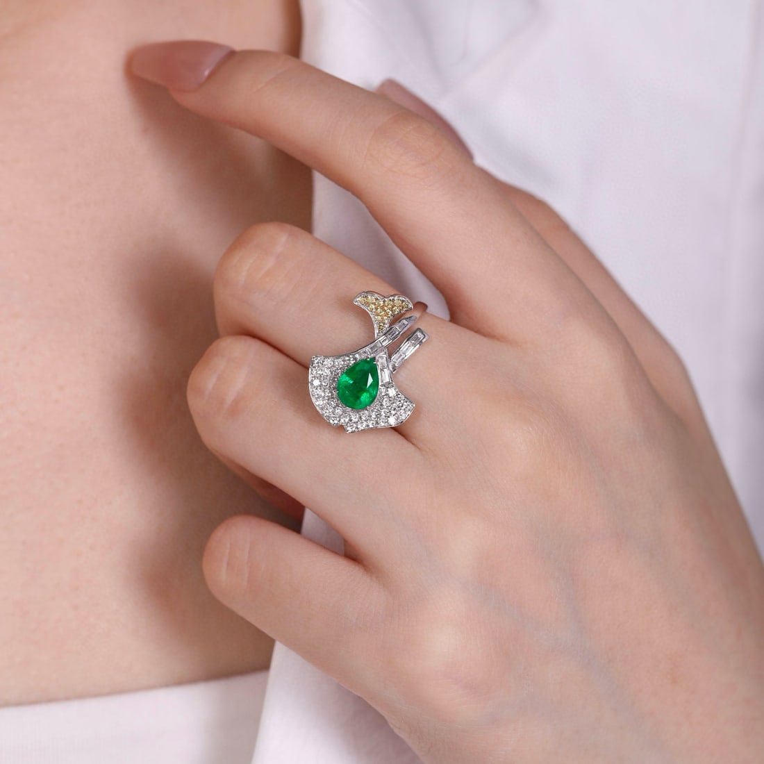 14k Gold 2.07 Ctw Vivid Green Natural Emerald & Diamond Ring - 6