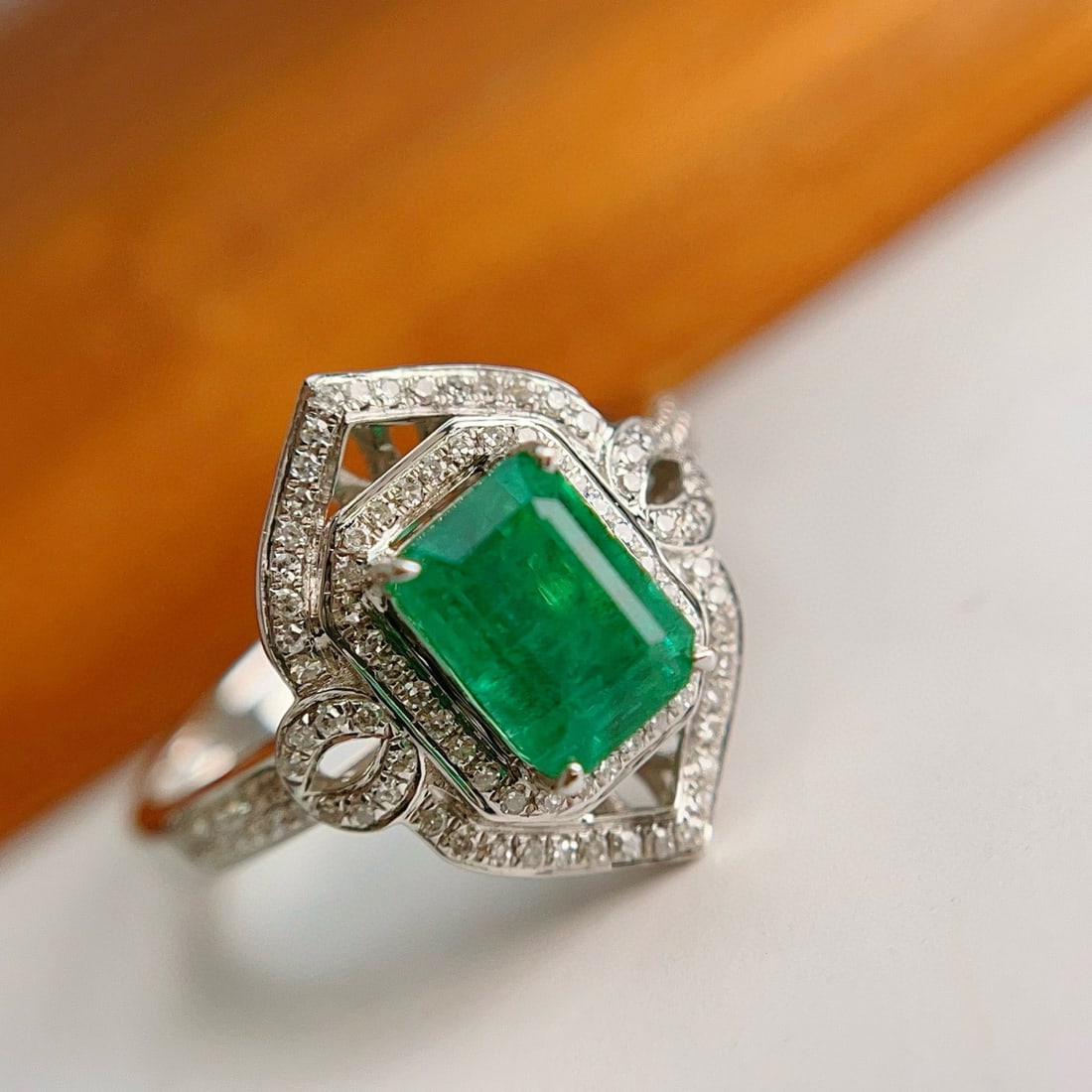 14k Gold 1.40 Ct Vivid Green Natural Emerald & Diamond Ring - 5