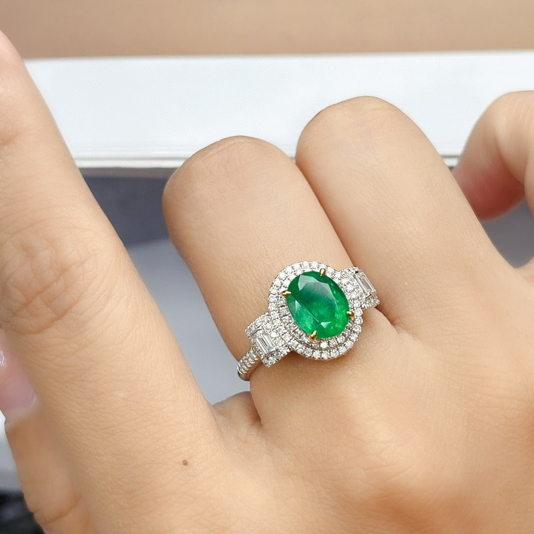 14k Gold 1.85 Ct Vivid Green Natural Emerald & Diamond Ring - 6