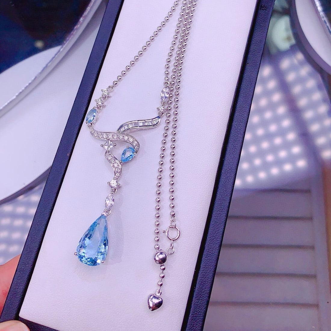 14k Gold 7 Ct Natural Aquamarine & Diamond Necklace - 4