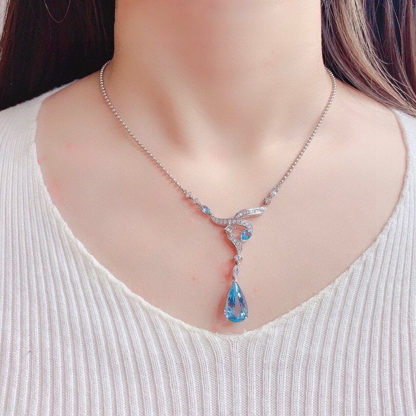 14k Gold 7 Ct Natural Aquamarine & Diamond Necklace - 7