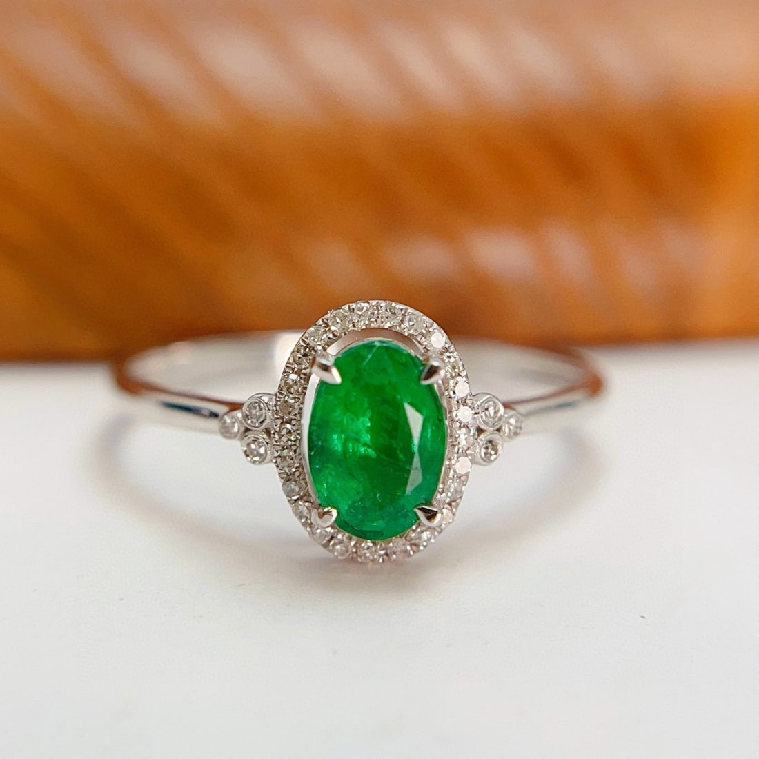 14k Gold 0.70 Ct Vivid Green Natural Emerald & Diamond Ring: Ref:230950312 // gold content:14k gold // ring size:7. 25us // // main gemstone:emerald // shape:oval // carat weight:0. 70ct // color:vivid green // treatment:natural // // adjacent gemstone 2 :
