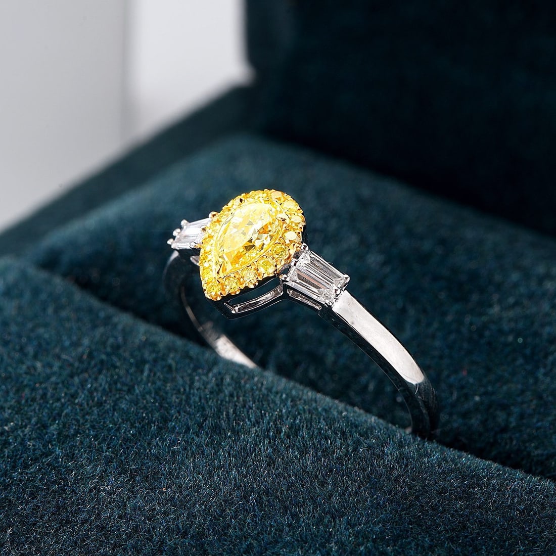 14k Gold 0.46 Ctw Natural Yellow Diamond & Diamond Ring - 3