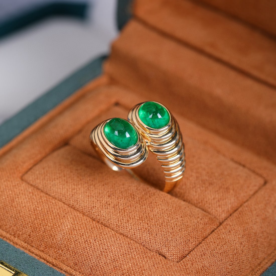 14k Gold 3 Ct Natural Emerald Ring - 2