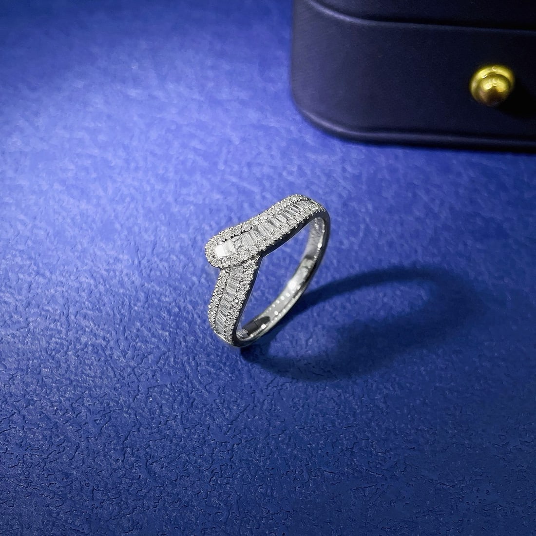 14k Gold 0.46 Ct Natural H Diamond Ring: Ref:230950333 // gold content:14k gold // ring size:7. 25us // // main gemstone:diamond // shape:multiply // carat weight:0. 46ct // clarity grade:vs-si // color:h // treatment:natural // Condition: