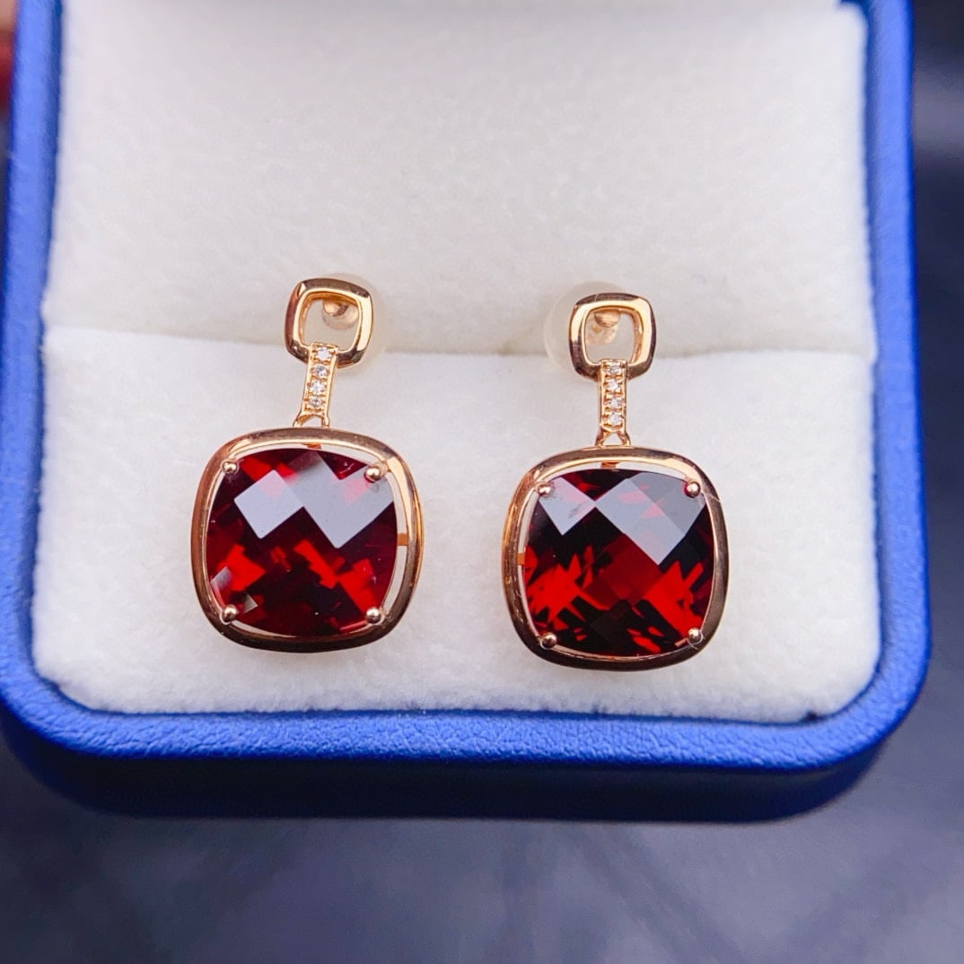 14k Gold 11.04 Ct Natural Garnet & Diamond Earrings: Ref:230950337 // gold content:14k gold // main gemstone:garnet // shape:cushion // carat weight:11. 04ct // color:red // treatment:natural // // adjacent gemstone 2 : diamond // number of stones:8