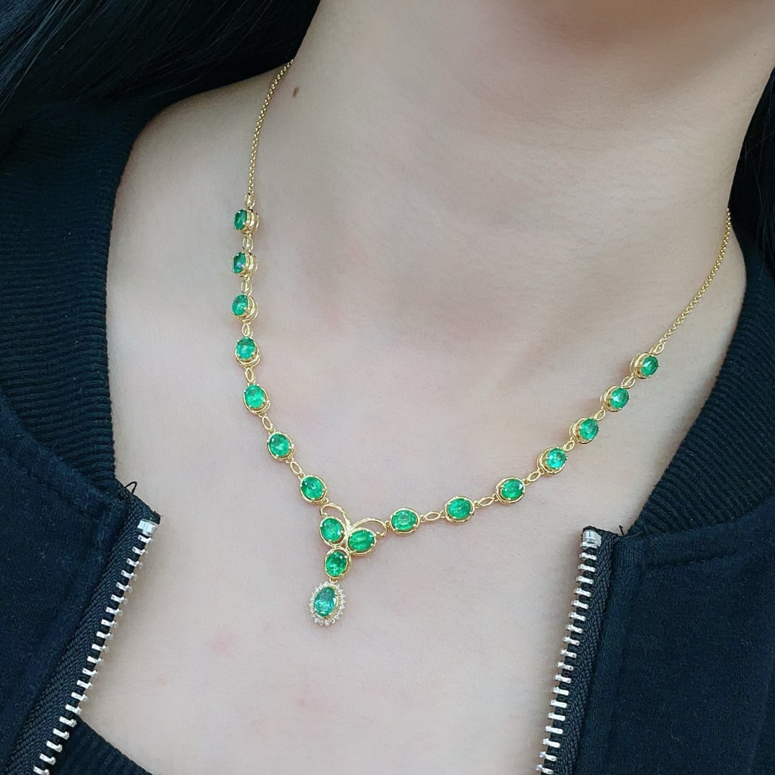 14k Gold 7.05 Ct Natural Emerald & Diamond Necklace - 6