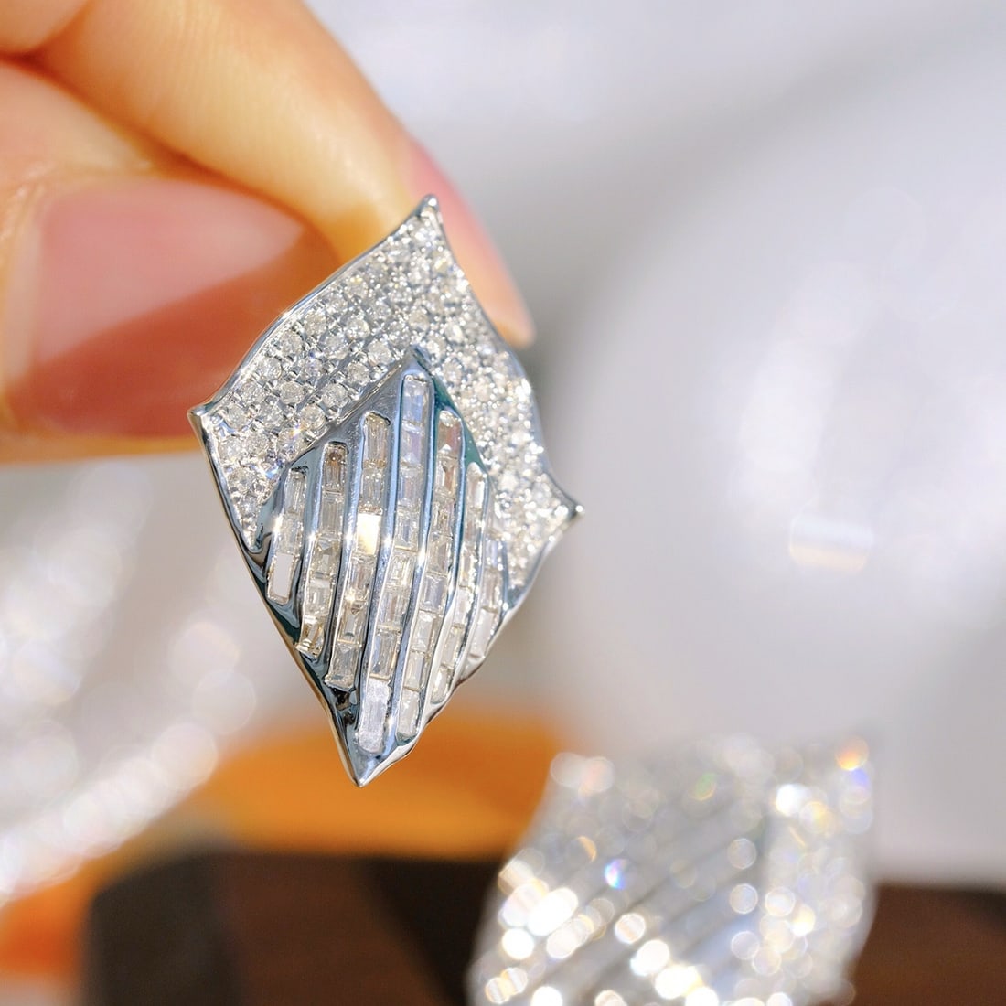 14k Gold 1.84 Ct Natural H Diamond Earrings - 4