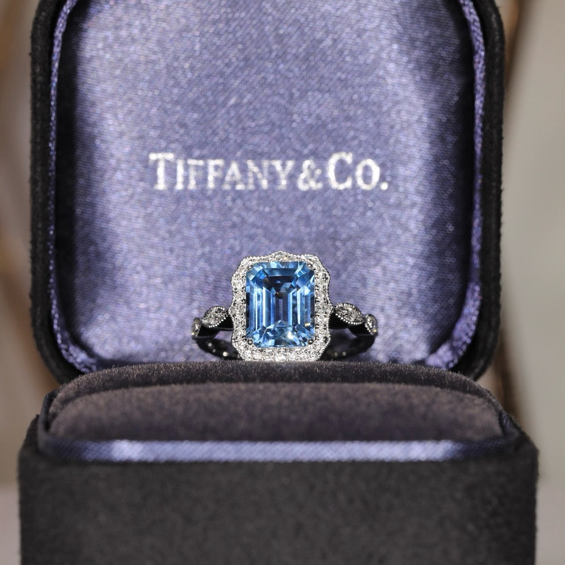 14k Gold 2.00 Ct Natural Aquamarine & Diamond Ring - 6