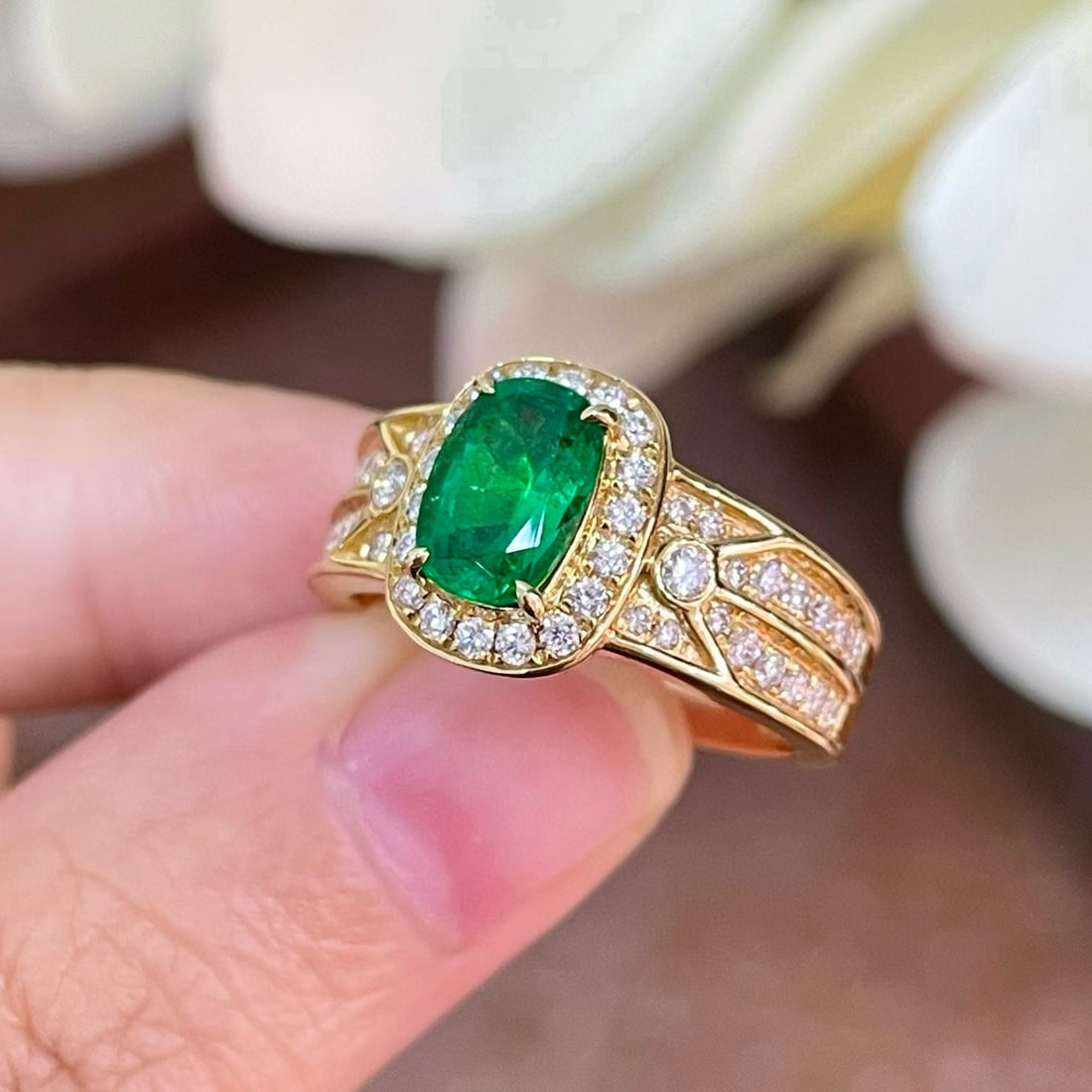 14k Gold 1.45 Ctw Vivid Green Natural Emerald & Diamond Ring - 3