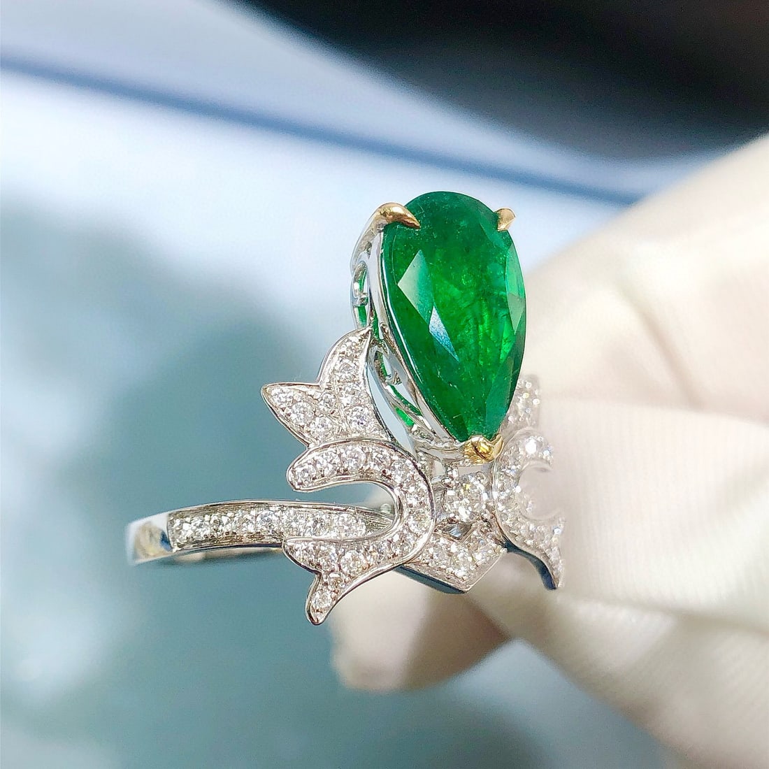 14k Gold 2.51 Ctw Vivid Green Natural Emerald & Diamond Ring - 7