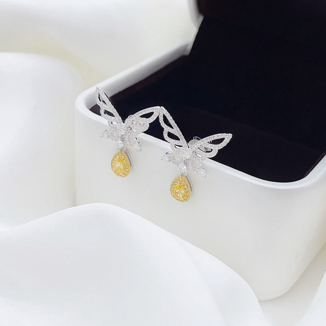 14k Gold 1.06 Ctw Natural Yellow Diamond & Diamond & Butterfly Earrings - 4