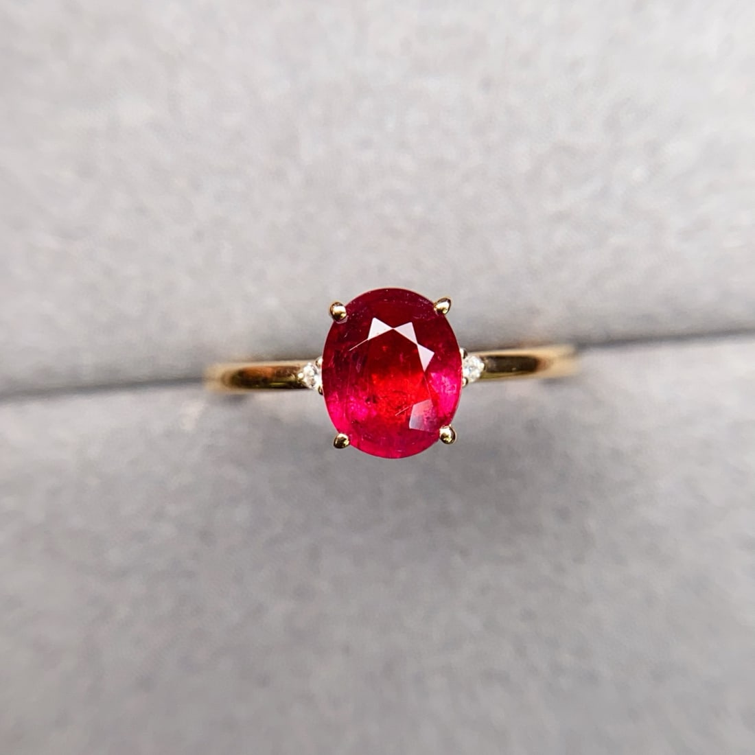 14k Gold 1.32 Ctw Natural Tourmaline & Diamond Ring: Ref:230950364 // gold content:14k gold // ring size:7. 25us // // main gemstone:tourmaline // shape:oval // carat weight:1. 3ct // color:red // treatment:natural // // adjacent gemstone 2 : diamond //
