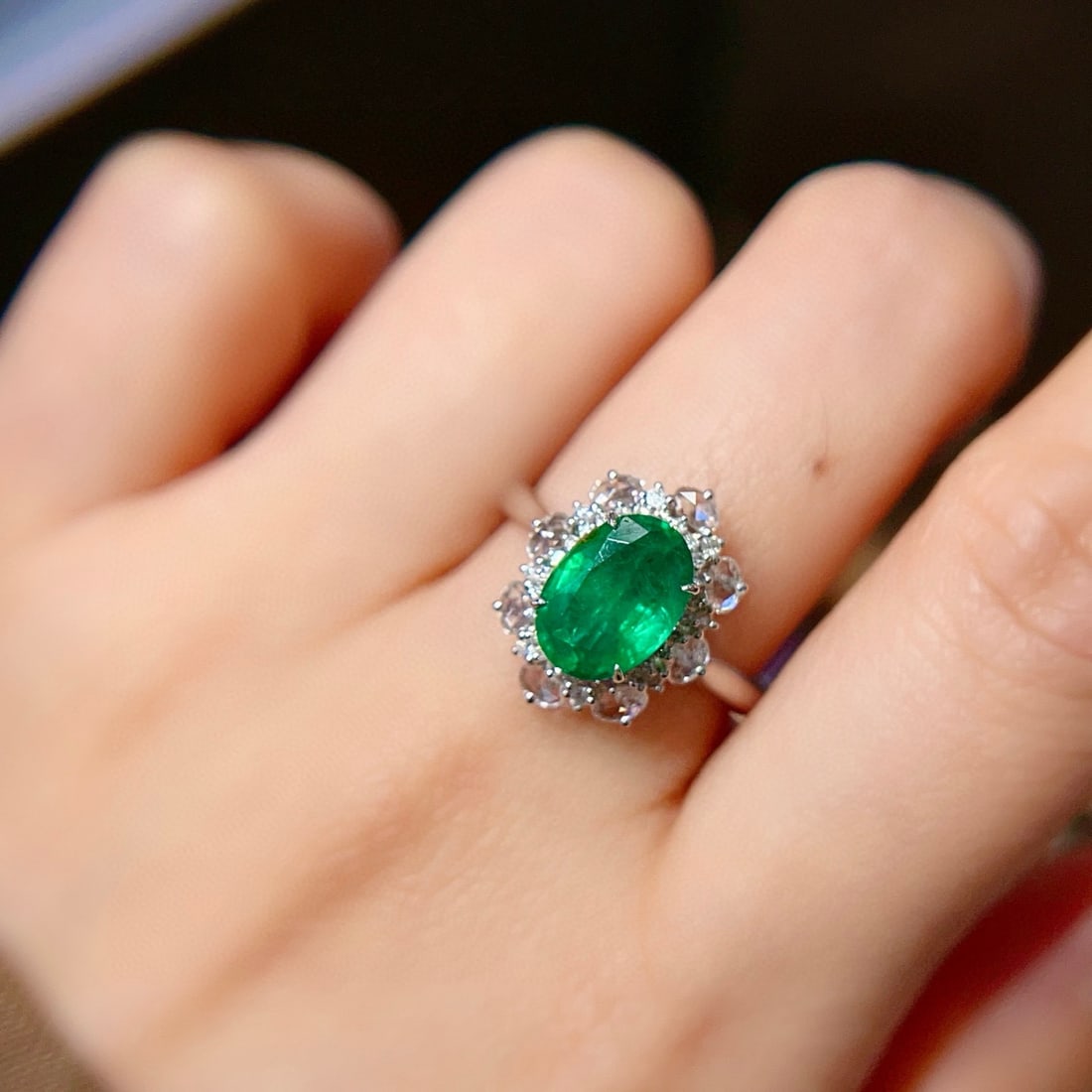 14k Gold 2.76 Ctw Vivid Green Natural Emerald & Diamond Ring - 5