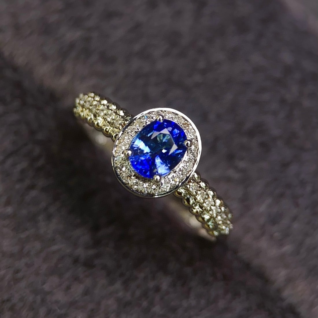 14k Gold 0.6 Ct Natural Sapphire & Diamond Ring - 2