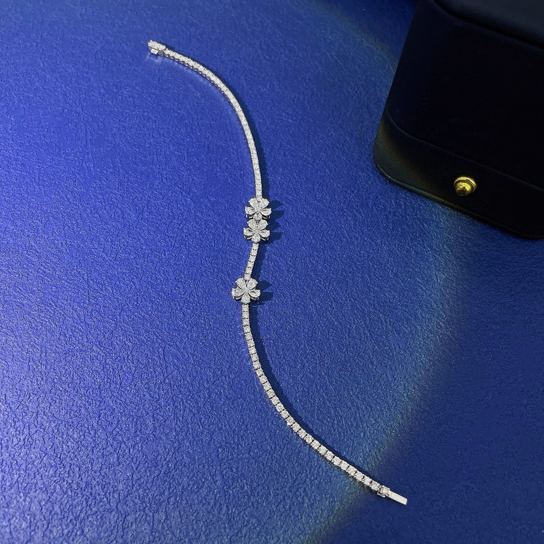 14k Gold 2.06 Ctw Natural H Diamond & Flowers Bracelet - 2