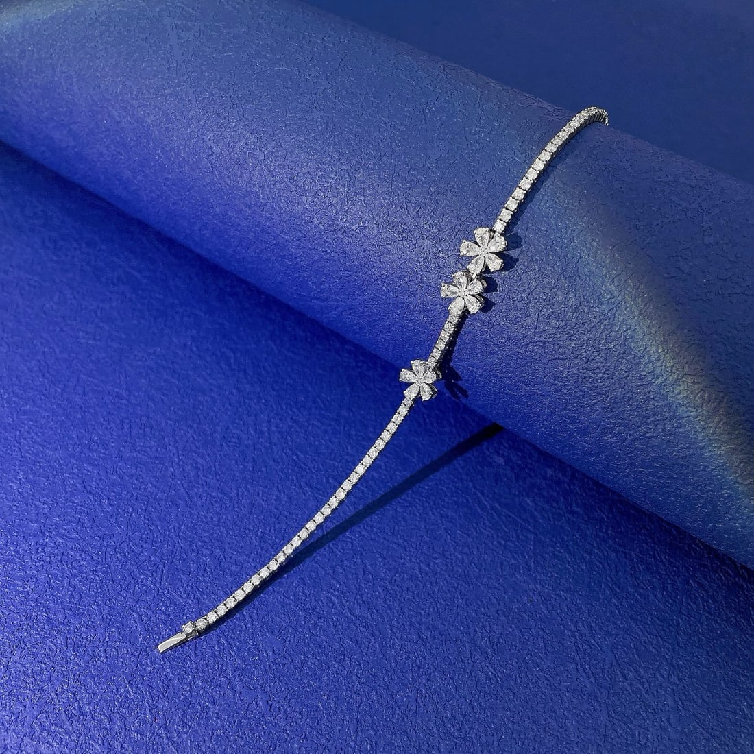 14k Gold 2.06 Ctw Natural H Diamond & Flowers Bracelet - 3