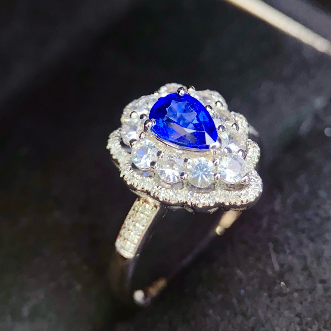 14k Gold 1 Ct Natural Sapphire & Diamond & Sapphire Ring - 4