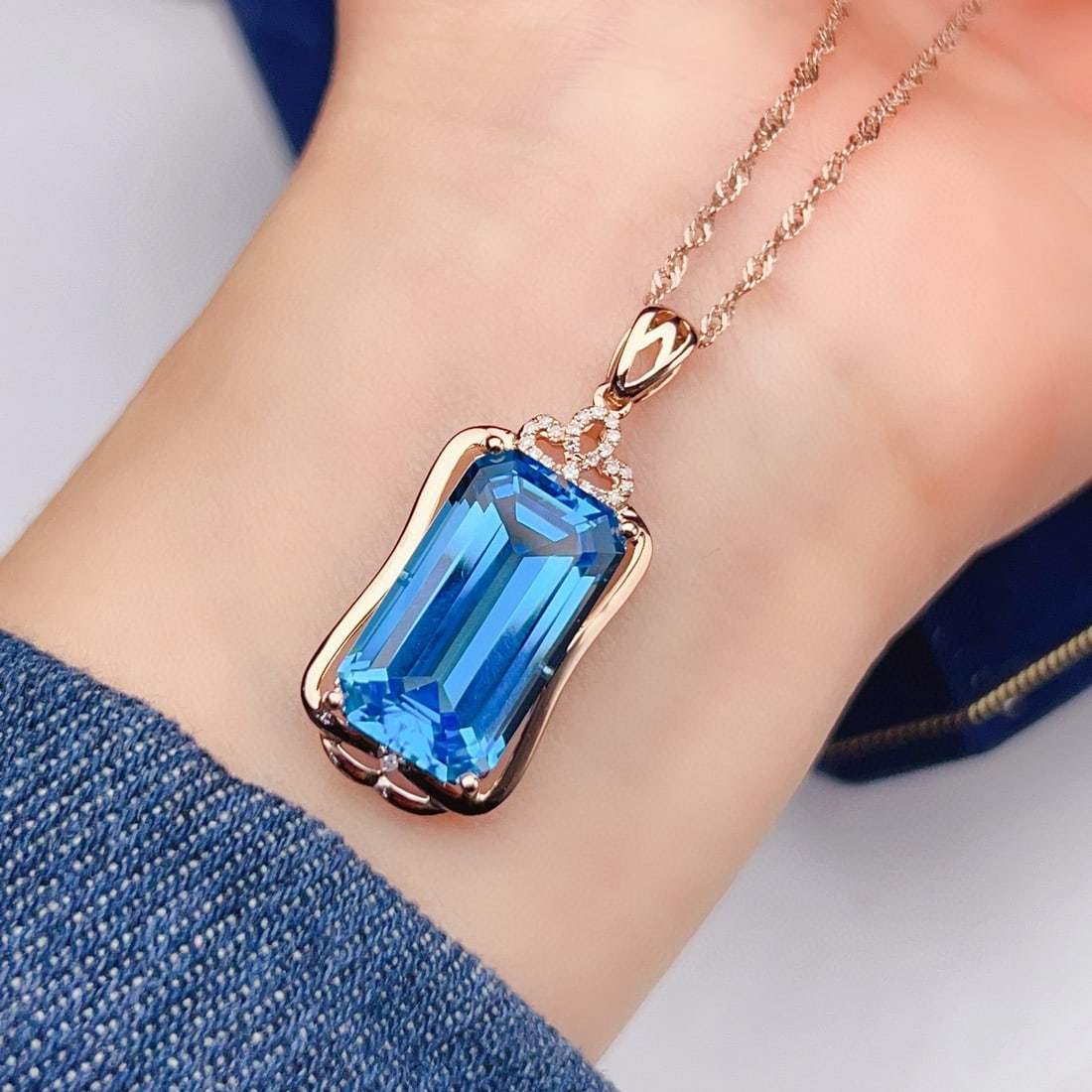 14k Gold 13.16 Ctw Natural Topaz & Diamond Pendant( Without Chain ) - 4