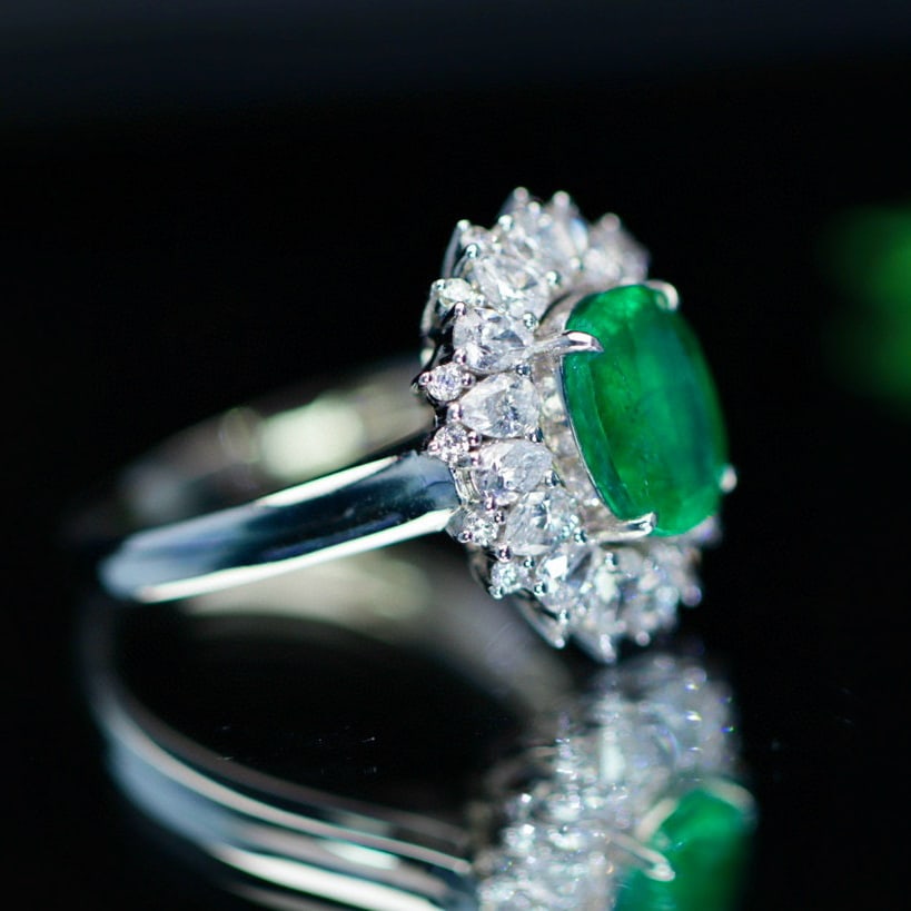 14k Gold 3.28 Ctw Vivid Green Natural Emerald & Diamond Ring - 5