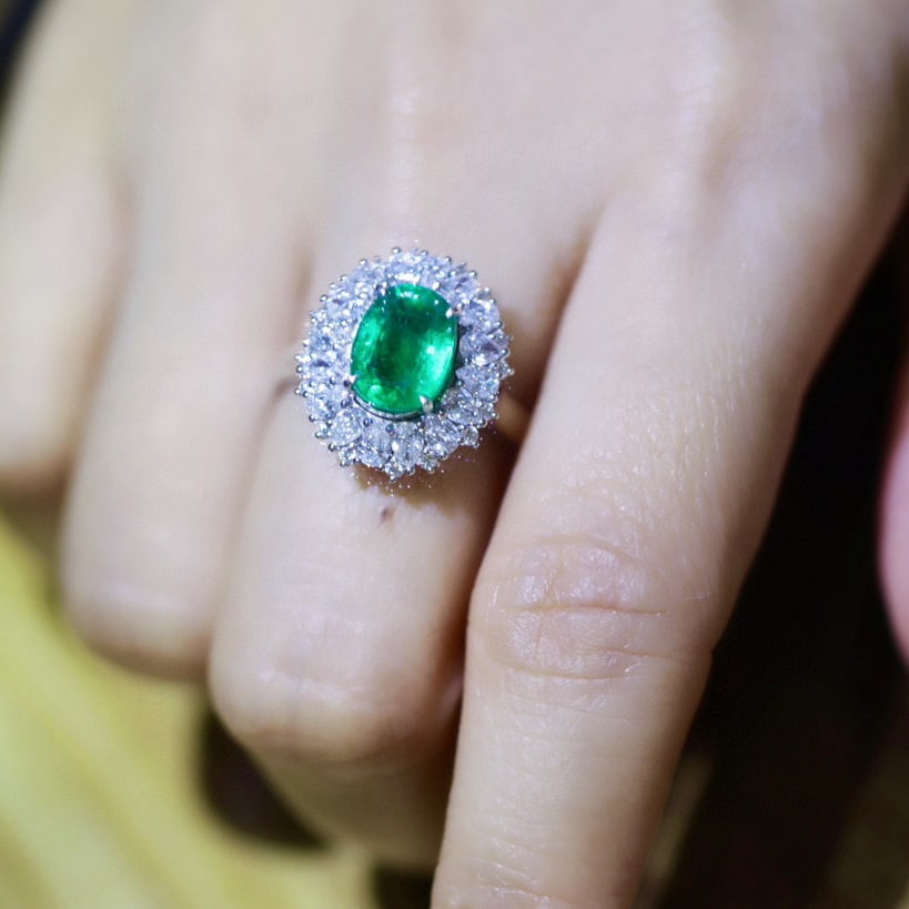 14k Gold 3.28 Ctw Vivid Green Natural Emerald & Diamond Ring - 8