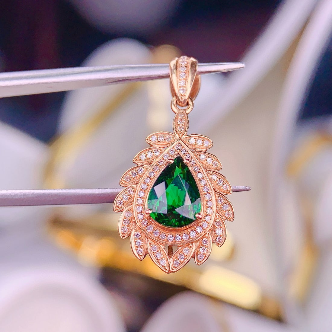 14k Gold 1.35 Ct Vivid Green Natural Tsavorite & Diamond Pendant( Without Chain ) - 5