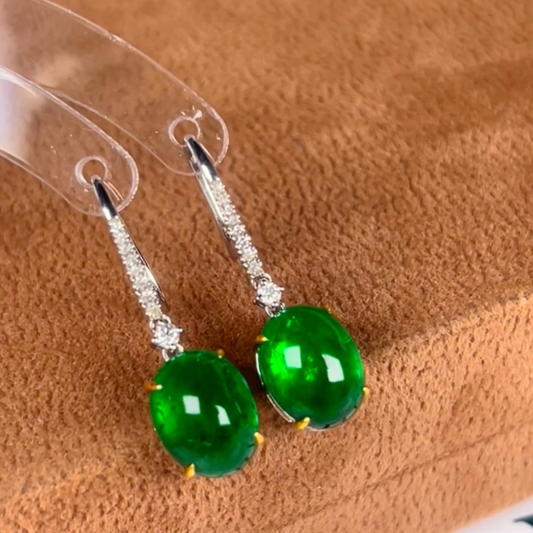 14k Gold 5.5 Ct Vivid Green Natural Emerald & Diamond Earrings - 3