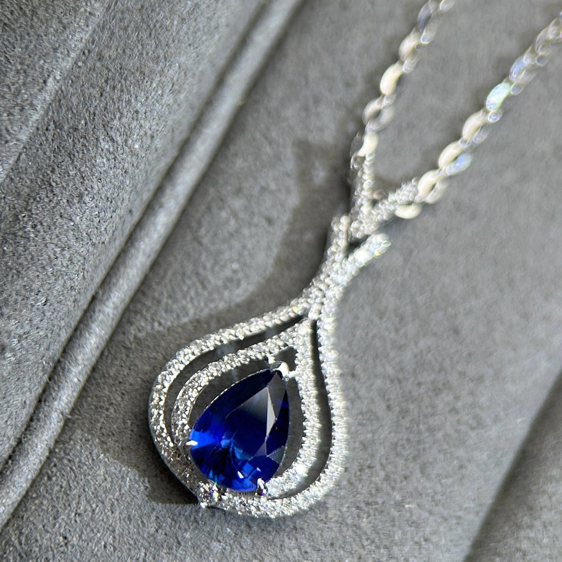 14k Gold 0.95 Ct Vivid Blue Natural Sapphire & Diamond Pendant( Without Chain ) - 2