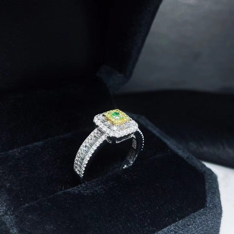 14k Gold 0.99 Ctw Natural Green Diamond & Diamond Ring - 2