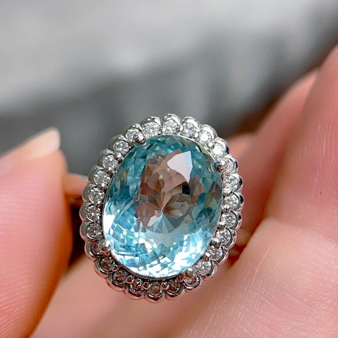14k Gold 4.69 Ctw Natural Aquamarine & Diamond Ring - 2