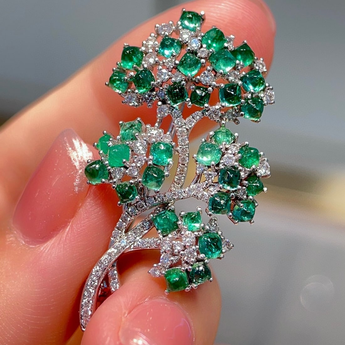 14k Gold 3.78 Ctw Natural Emerald & Diamond Brooch - 3