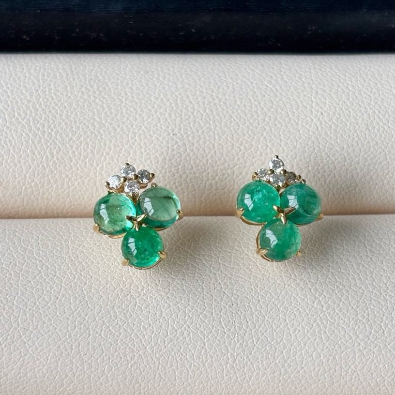14k Gold 2.61 Ctw Natural Emerald & Diamond Earrings: Ref:230951027 // gold content:14k gold // main gemstone:emerald // shape:round // carat weight:2. 45ct // color:green // treatment:natural // cut grade:g // // adjacent gemstone 2 : diamond // shape:r