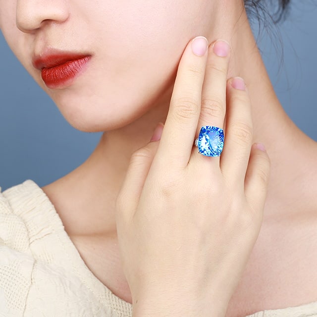 14k Gold 20.30 Ctw Natural Topaz & Diamond Ring - 4