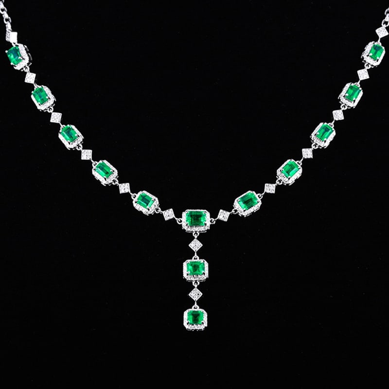 14k Gold 4.45 Ct Vivid Green Natural Emerald & Diamond Necklace: Ref:230951039 // gold content:14k gold // main gemstone:emerald // shape:octagonal // carat weight:4. 45ct // color:vivid green // treatment:natural // // adjacent gemstone 2 : diamond // shape:round