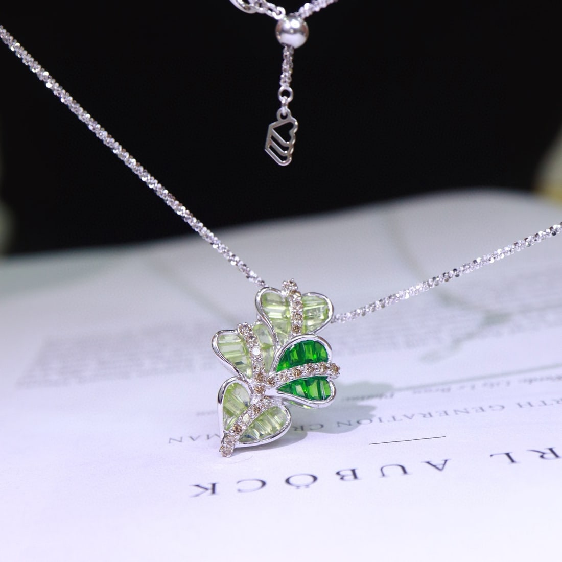 14k Gold 1.65 Ctw Natural Tsavorite & Peridot Necklace - 4