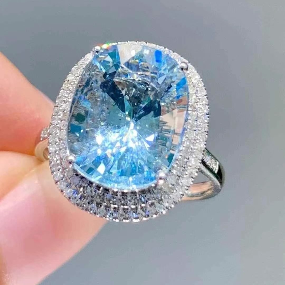 14k Gold 4.8 Ct Natural Aquamarine & Diamond Ring - 3